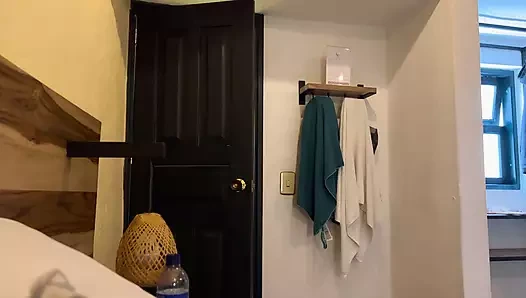 İş fahişemi banyoda mastürbasyon yaparken kaydettim