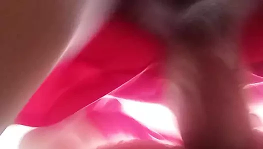 Komşum 18 yaşında ama evli aldatan amcığımı büyük yarağıyla bir profesyonel gibi sert sikiyor