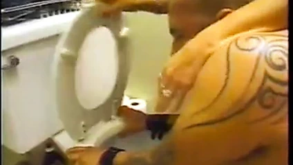 busty esmer hakimiyet diva cezalandırır adam