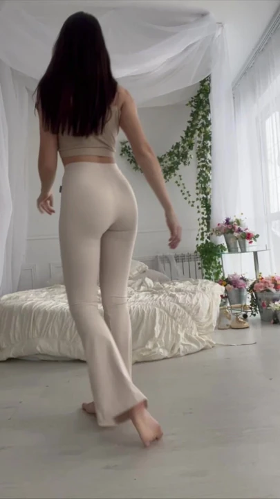 Esnek tanrıça dansı