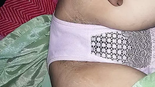 Ateşli Hintli evli kadın seks yapıyor