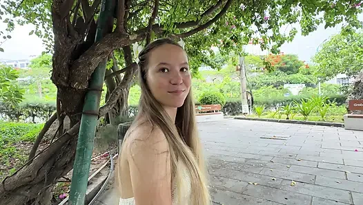 Sokakta bir yabancıyı alıp götürüp siktim