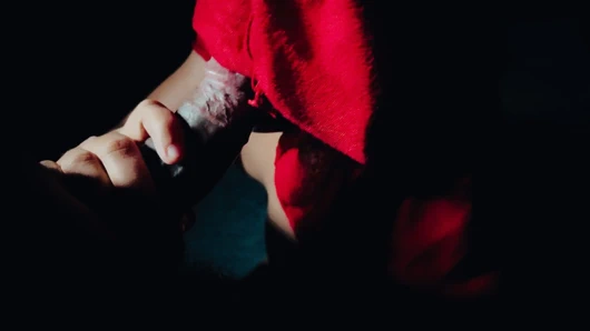 Hintli Müslüman kız arkadaş ve erkek arkadaş karanlık binada seks yapıyor