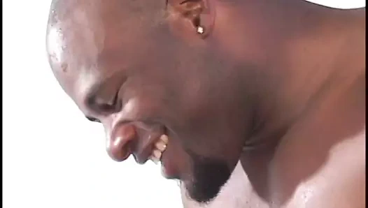 Çarpıcı sarışın fahişe darbeler dev siyah çük