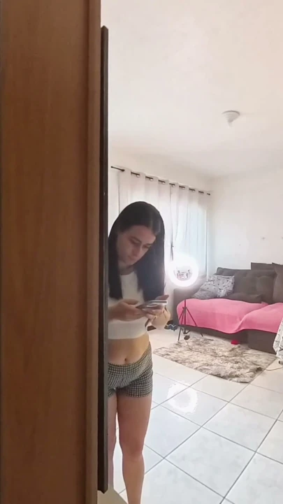 Kargo görevlisi karımı sikmeyi kabul etti ve bunu filme alırken beni izlediğimi görene kadar. | Bölüm 1