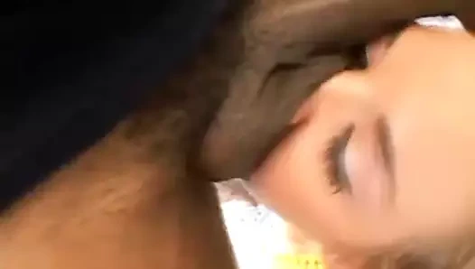 Demet arasında büyük musluklar yüzüme şaplak atıyor