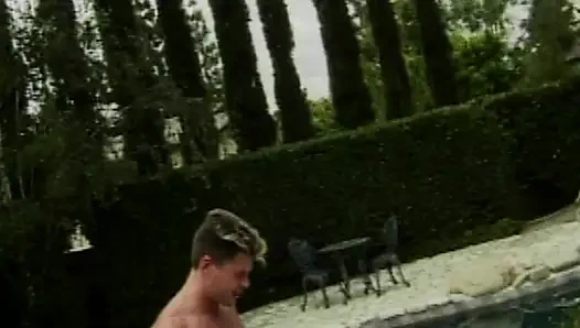 Wyznania college'u 16: Heißer Outdoor-Sex am Pool