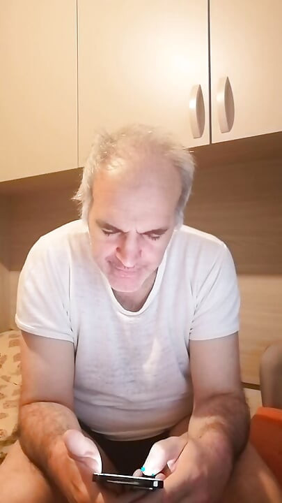 Soğuk bir kış akşamında gece mastürbasyonu