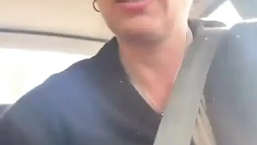 Çok azgındım, kendimi getirtmek için yolun kenarına çekmek zorunda kaldım.