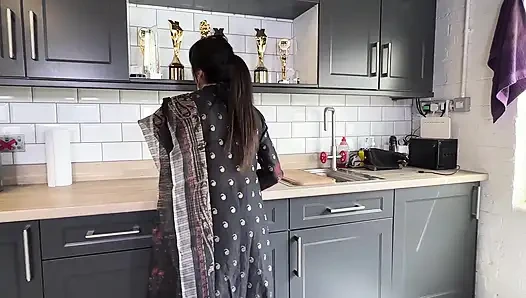 Hatun Aaliyah Yasin Danny D'nin döllenmesi için yalvarıyor