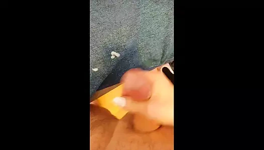 Günün üçüncü mastürbasyonuyla babamın taşakları boşalıyor