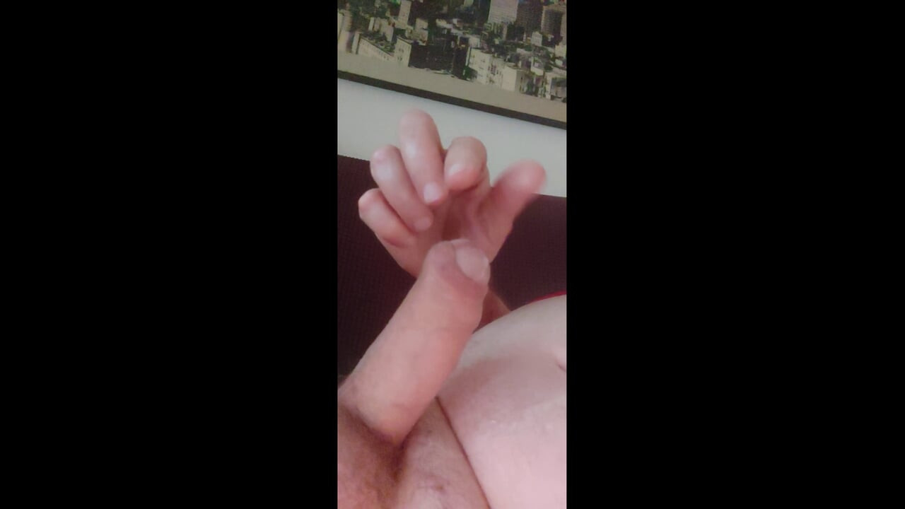 BABA PORNO FILM IZLERKEN MASTÜRBASYON YAPıYOR