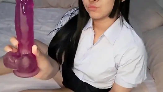 Kız arkadaşının amına dildo sokmana yardım etmesine izin ver