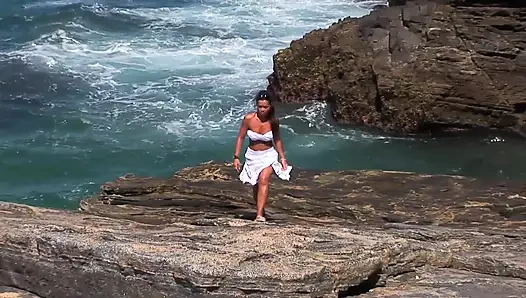 Jade Sin plajda üçlü seks yapıyor