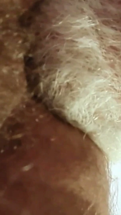 Daddy feasting on a beautiful hairy hole | Klip 1