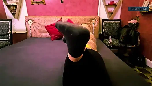 Sheela Günahkar Ayak Tapınması Çıplak Ayak Öpüşme Koku Veren Ayak Fetişi Çoraplar Koku Alan