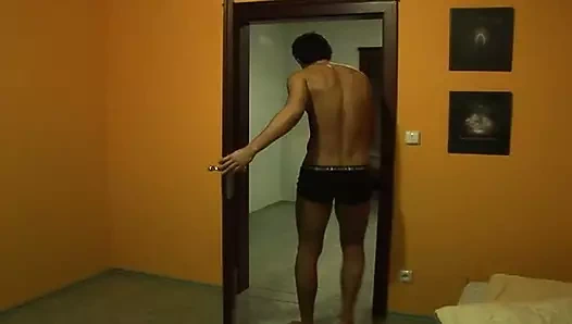 Seks sunucusu sahnesi 1