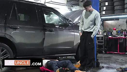 Internet papi angel elias'a tam hizmet tedavisi veriyor