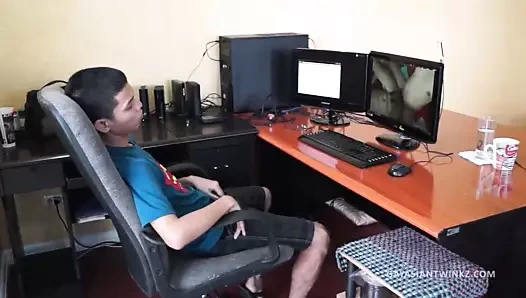 Asya çocuklar arjo ve çılgın barebacking