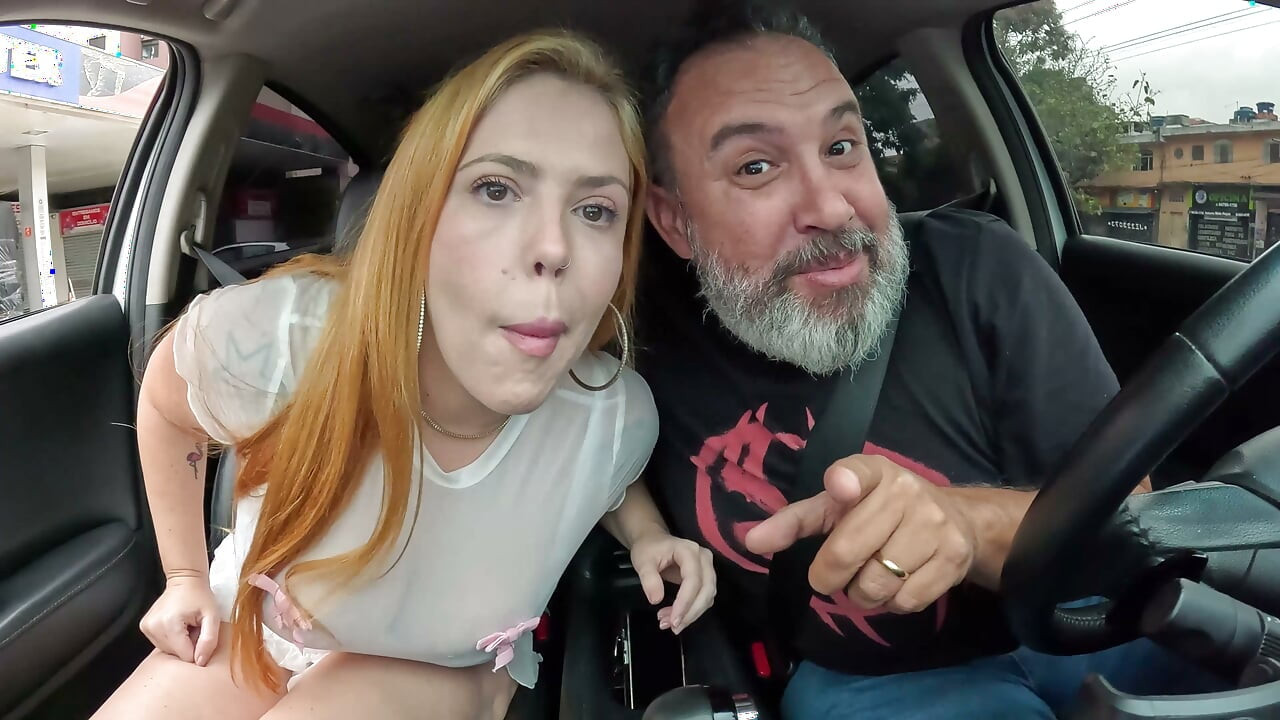 Antony Tita meraktan sikiliyor ve neredeyse değerli kızını Bruno Diferente'e kaybediyordu.