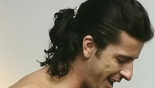 Güzel Alman bebek ateşli üçlü sekste sikiliyor