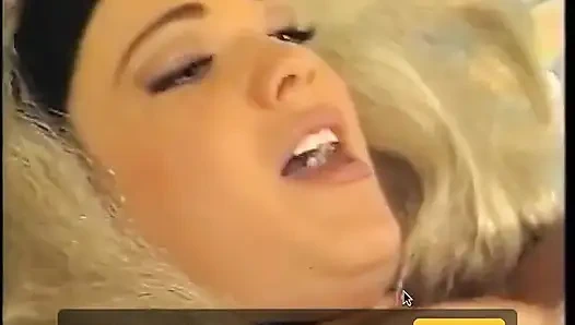 Büyük memeli kıllı amcık nostaljik büyük yarak emiyor