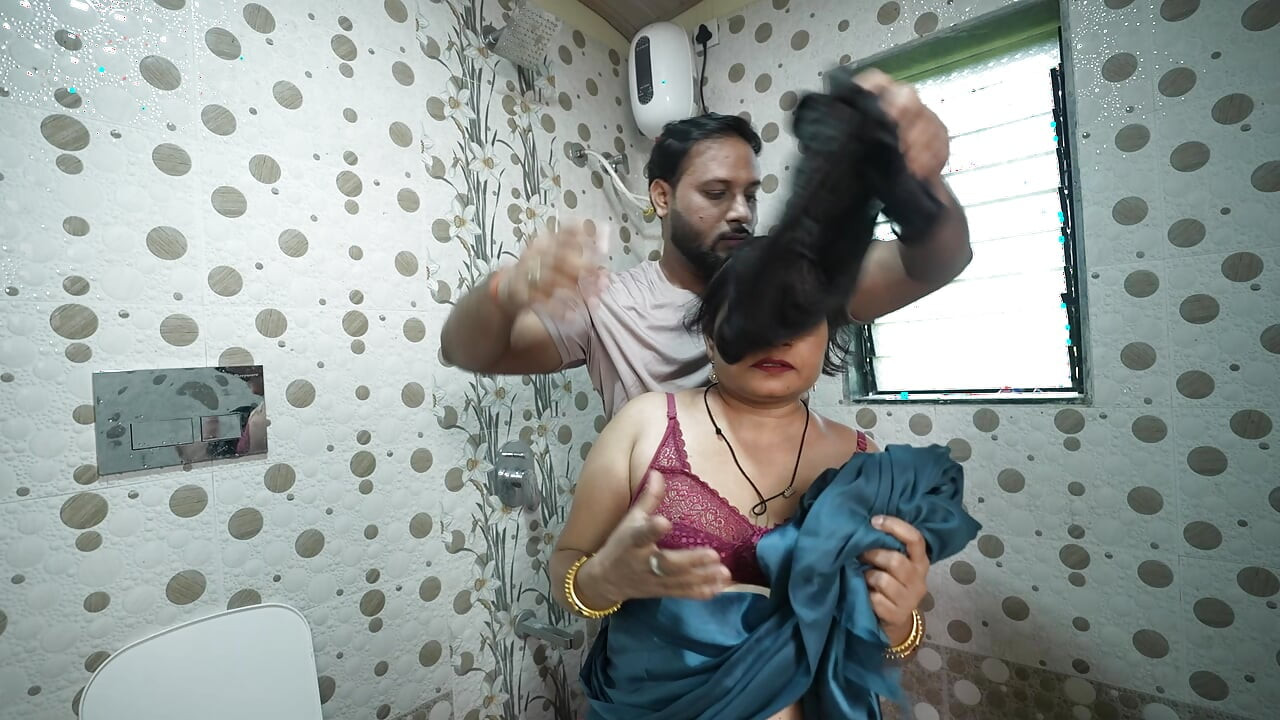 Hot Desi Indian Plumber Sex With Home Owner Bhabhi with huge 8 inch cock