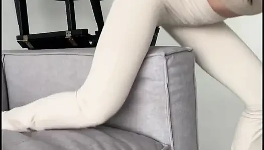 Mükemmel ev yogası - dar taytlı göt - seksi tanrıça