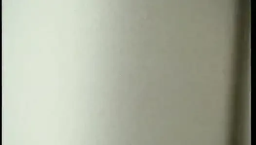 Sikişmek için bir tuvalet de yapılıyor: aniden yarak için can atıyor