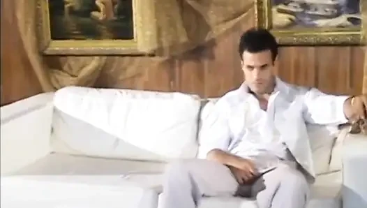 Zar zor yasal hatun amının tadına baktıktan sonra harika bir sakso çekiyor
