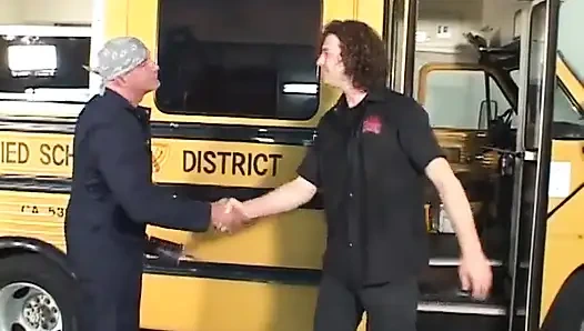 Otobüse bin ve daha fazlası ..