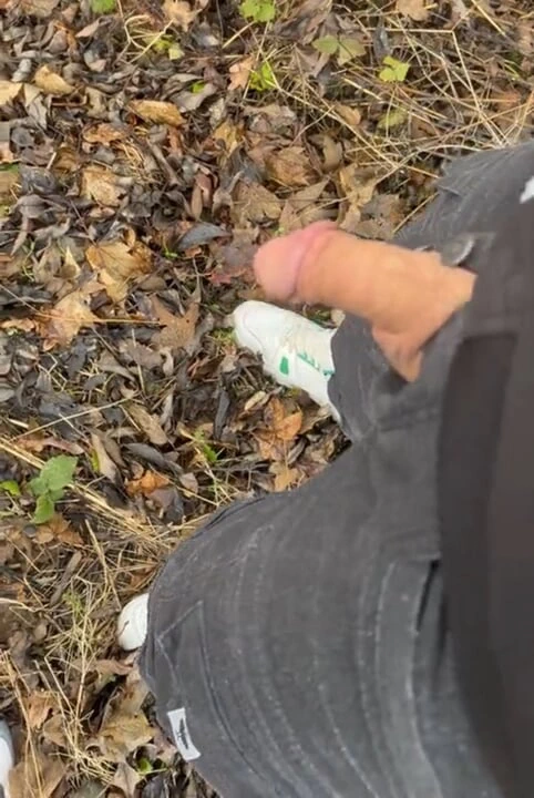 Kışın ormanda elle muamele