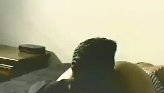 Azgın zenci hatun büyük bir zenci yarağı alıyor