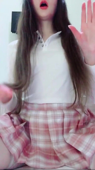 Tiktok derlemesi ateşli kız: esmer iç çamaşırı olmadan dans ediyor, deri etek, çorap, tanga, striptiz | Klip 2