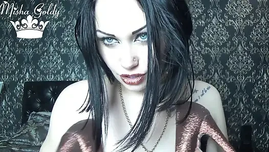 Golden lip seduction