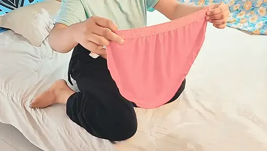 Üvey erkek kardeşin üvey kız kardeşi için beklenmedik sürprizi