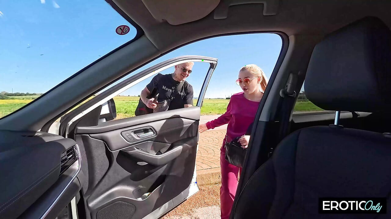 Arzu: 20 yaşındaki hatun deneyimli yaşlı bir adam tarafından sert sikiliyor