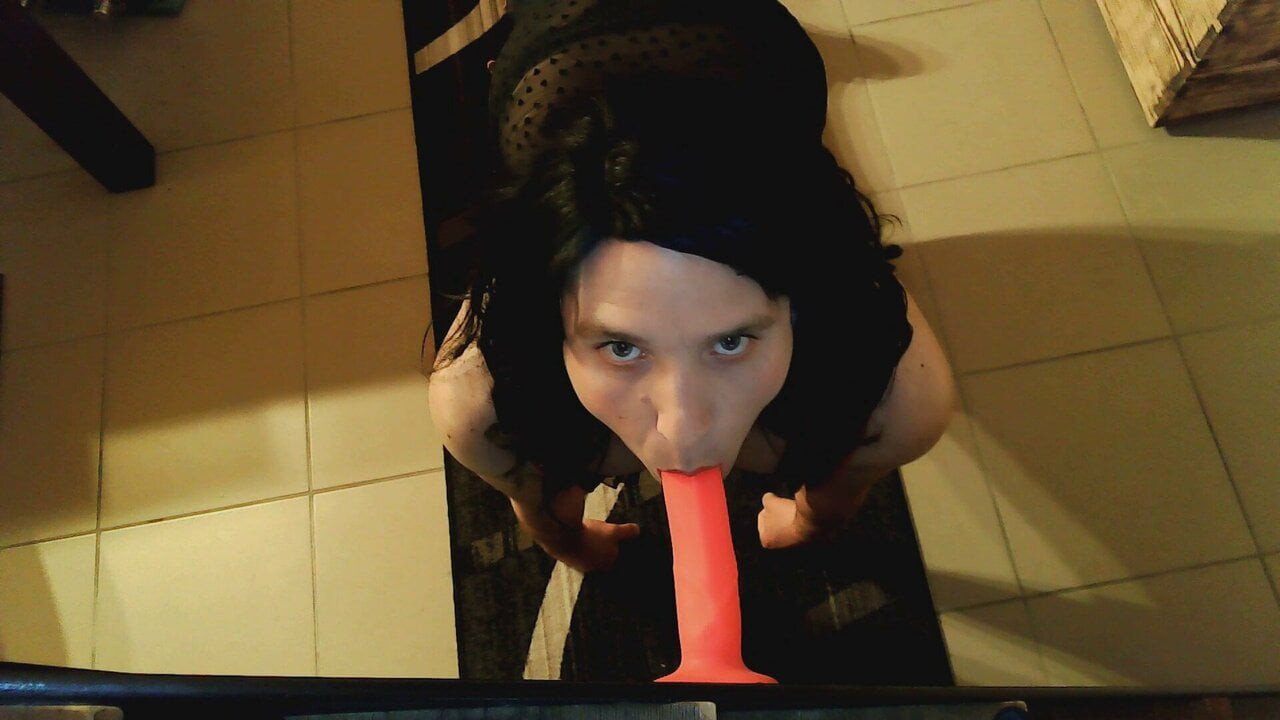 Deepthroat gag eğitim ile benim yeni oyuncağım