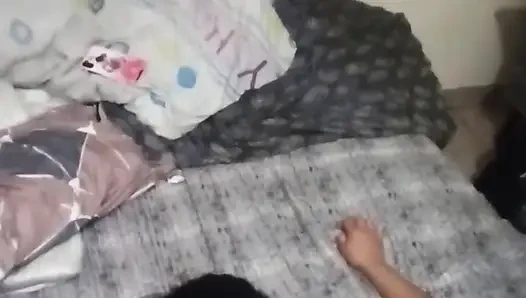 Ateşli süt sıcak sütte yıkanıyor