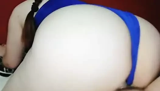 Büyük götlü seksi şehvetli latin orta yaşlı seksi kadınla seks yapıyor - mavi bikinili Meksikalı amatör