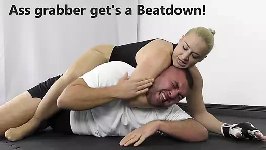 Göt yakalayıcı dayak yiyor