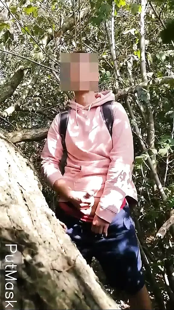 Кончаю в лесу