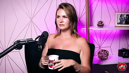 Holly Johnston: Annelerin Onlyfans'a hükmetmelerinin gerçek nedeni