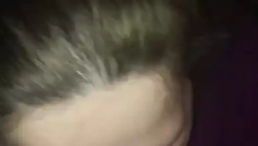 İyi bir çük emmeyi biliyor