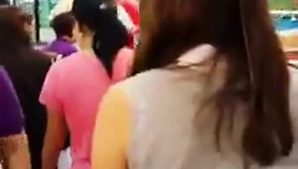 Asyalı orta yaşlı seksi kadınlar