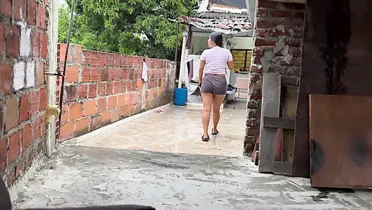 Evde yalnız bırakıldım ve baştan çıkarma beni iyi yaptı hahahahahaha