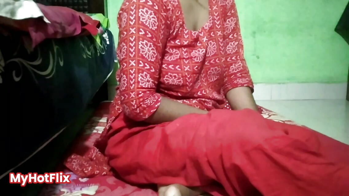 Seksi evli kadın cinsel arzusunu yerine getirmek için sert seks için çaresiz - evli evli kadın sikiliyor