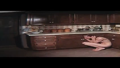 Yere düşen adamda şeker clark