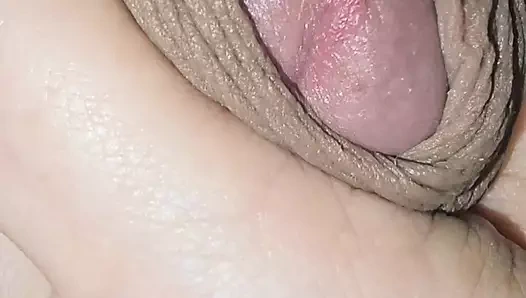 Üvey anne ereksiyonda üvey oğluna büyük yarakla mastürbasyon yaparak azıyor