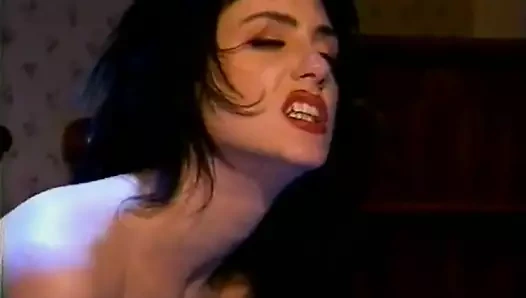 Uzun saç açgözler esmer vs uzun saç sakallı